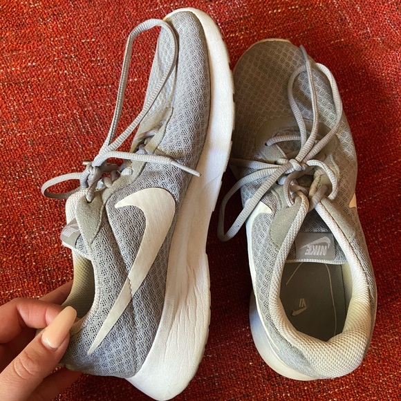 Nike - Picture 2 of 3